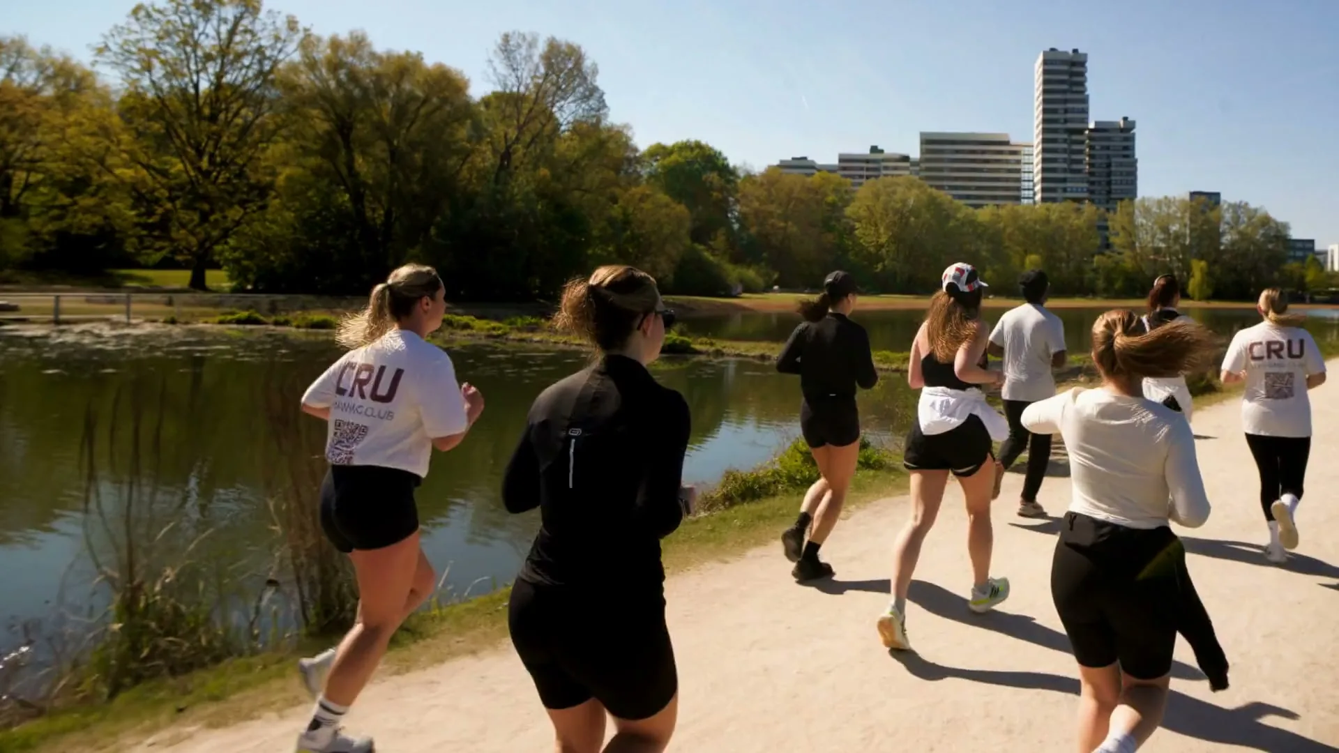 CRU runners on a Sunday run along the lake in Nürnberg