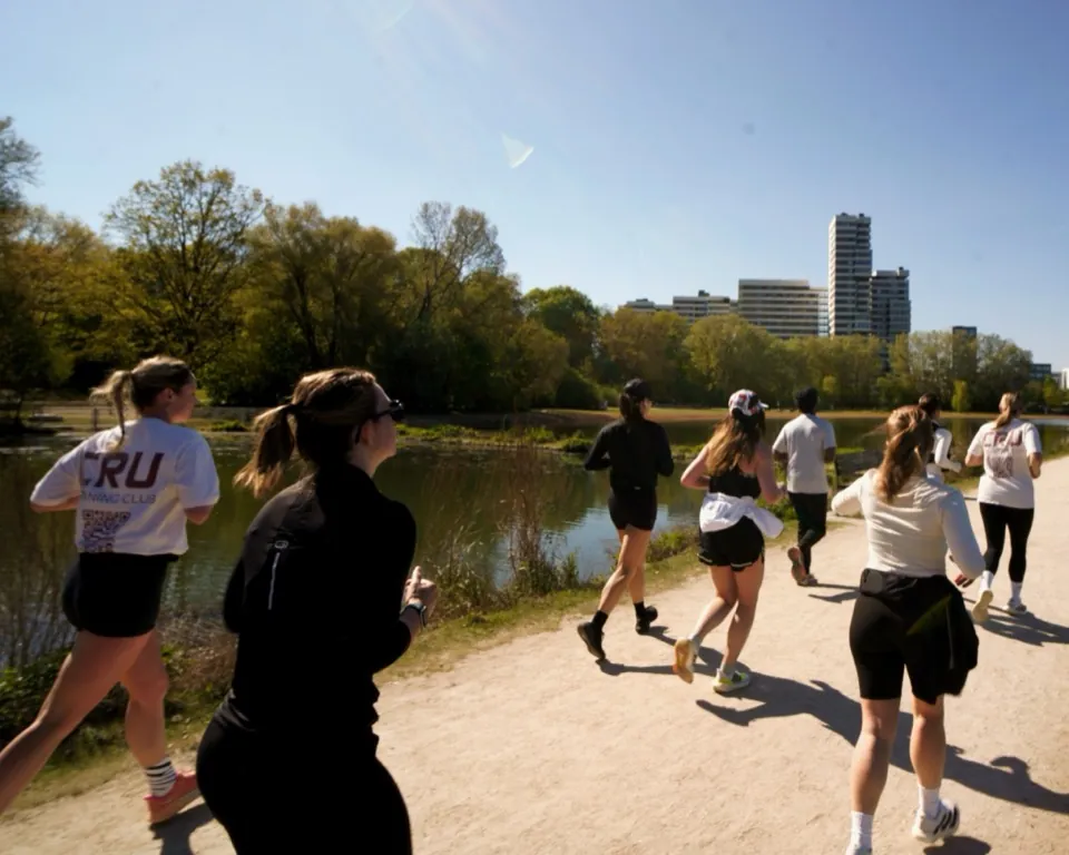 Sunday Run: CRU runners along the lake in Nürnberg